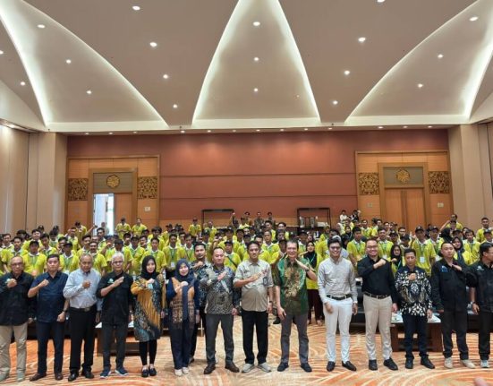 Foto bersama peserta program pelatihan petani sawit dari AKPY.